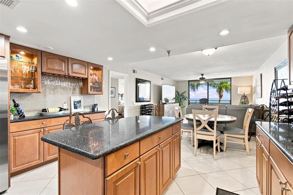 For Sale: $397,000 (2 beds, 2 baths, 1236 Square Feet)