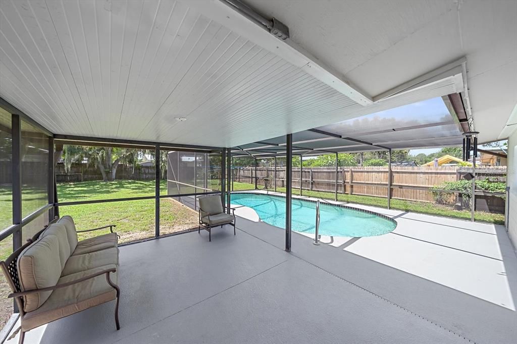 For Sale: $379,900 (3 beds, 1 baths, 989 Square Feet)