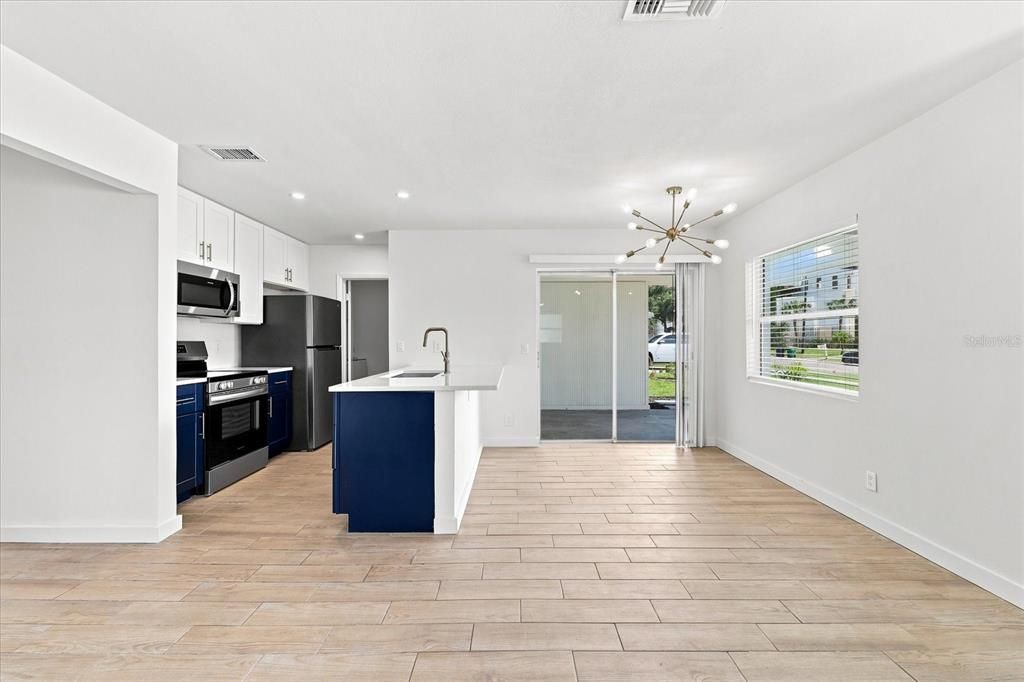 For Sale: $369,900 (3 beds, 2 baths, 1140 Square Feet)