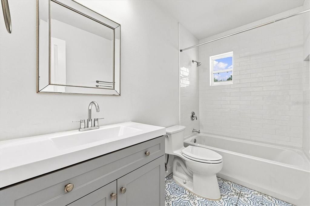 For Sale: $369,900 (3 beds, 2 baths, 1140 Square Feet)