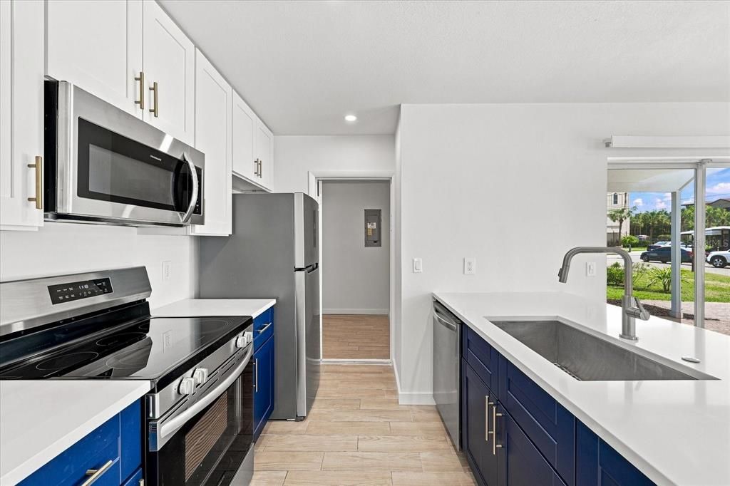 For Sale: $369,900 (3 beds, 2 baths, 1140 Square Feet)