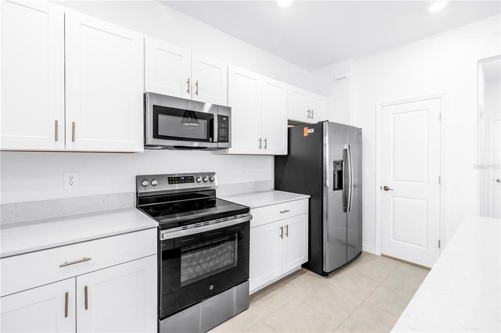 В аренду: $2,800 (4 спален, 2 ванн, 2458 Квадратных фут)