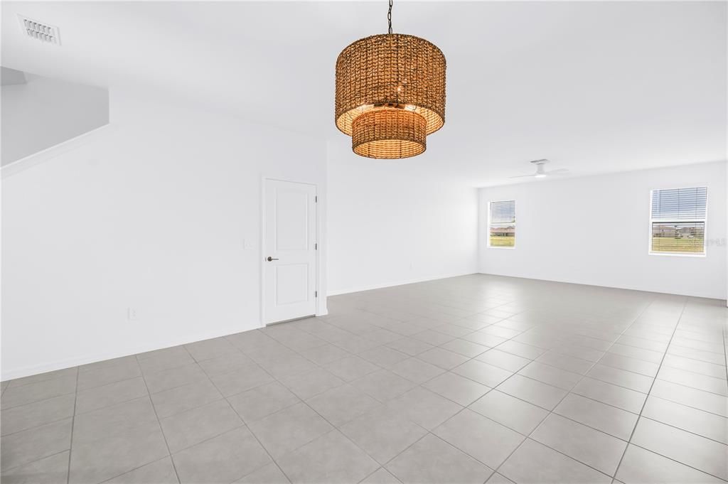 В аренду: $2,800 (4 спален, 2 ванн, 2458 Квадратных фут)