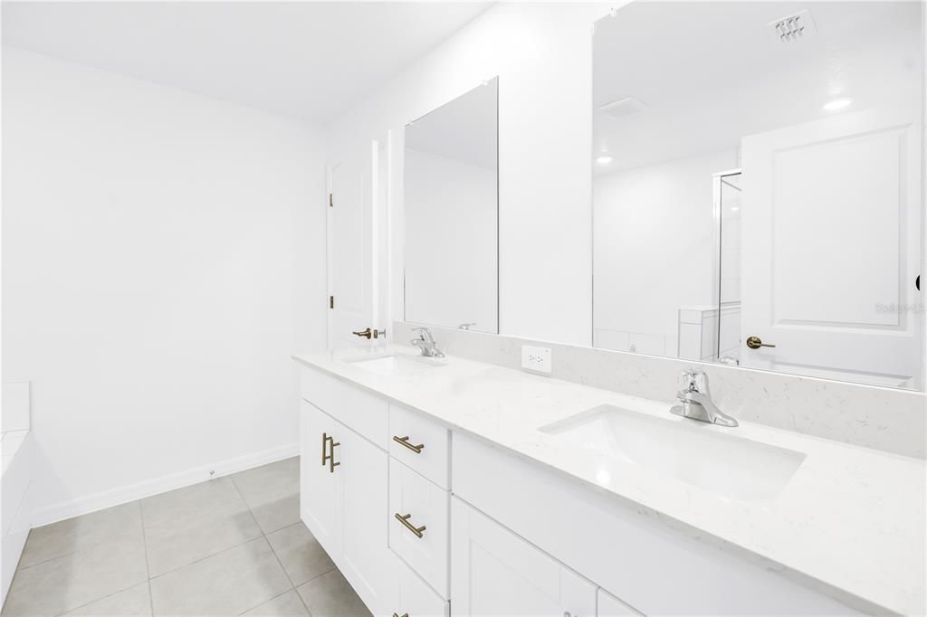 В аренду: $2,800 (4 спален, 2 ванн, 2458 Квадратных фут)