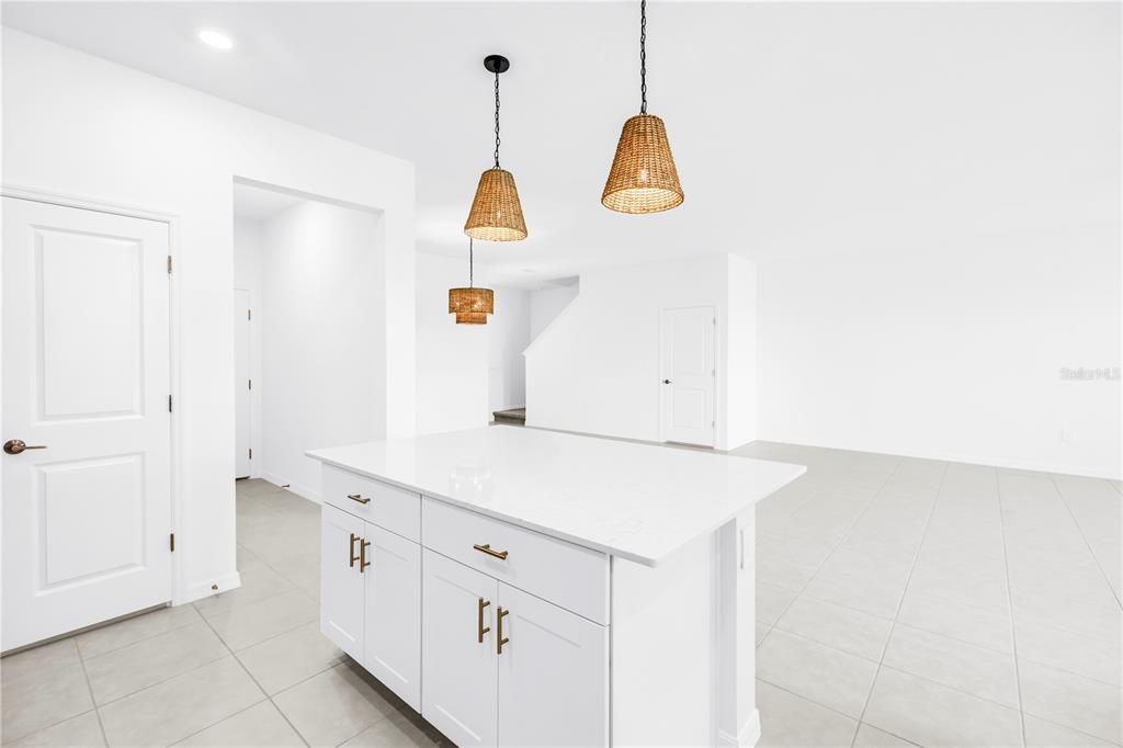 В аренду: $2,800 (4 спален, 2 ванн, 2458 Квадратных фут)