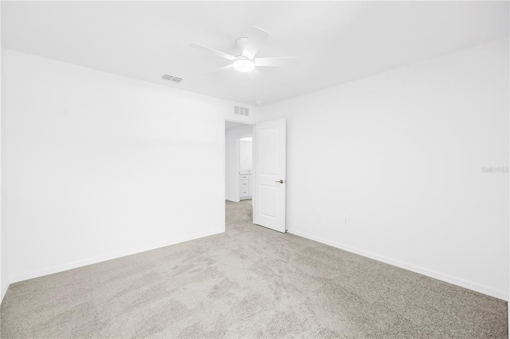 В аренду: $2,800 (4 спален, 2 ванн, 2458 Квадратных фут)