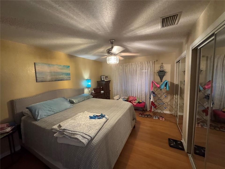 En Venta: $350,000 (3 camas, 2 baños, 1401 Pies cuadrados)