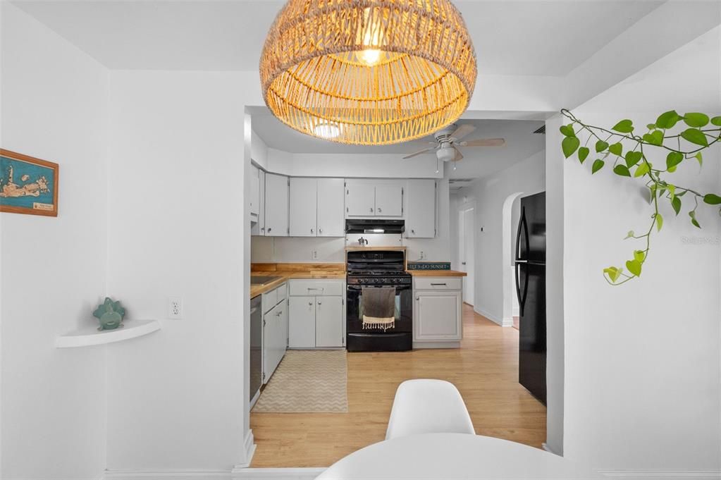 En Venta: $349,900 (3 camas, 2 baños, 888 Pies cuadrados)