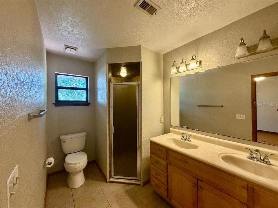 For Rent: $2,095 (3 beds, 2 baths, 1466 Square Feet)