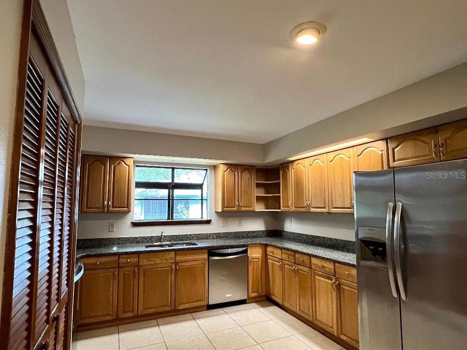 For Rent: $2,195 (3 beds, 2 baths, 1466 Square Feet)