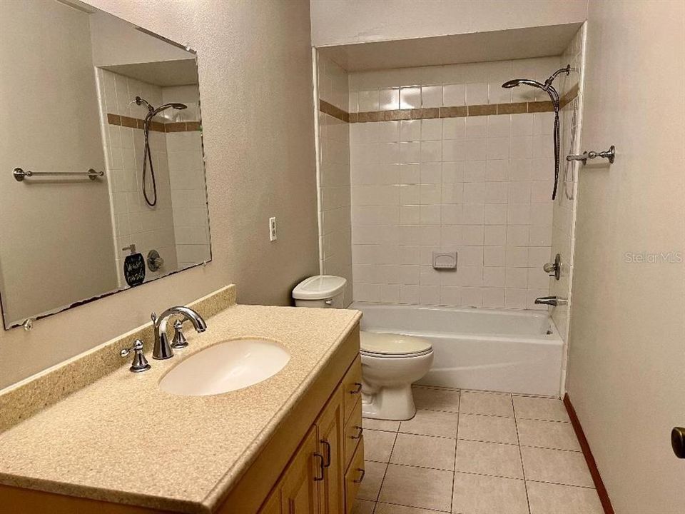 For Rent: $2,195 (3 beds, 2 baths, 1466 Square Feet)