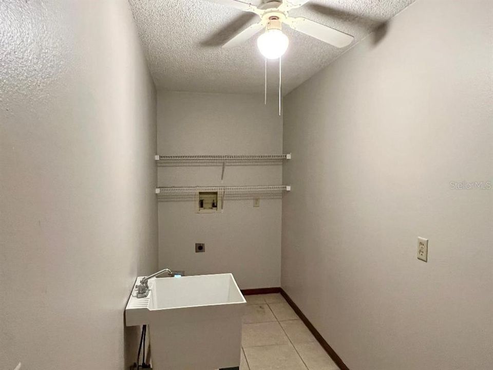 For Rent: $2,195 (3 beds, 2 baths, 1466 Square Feet)