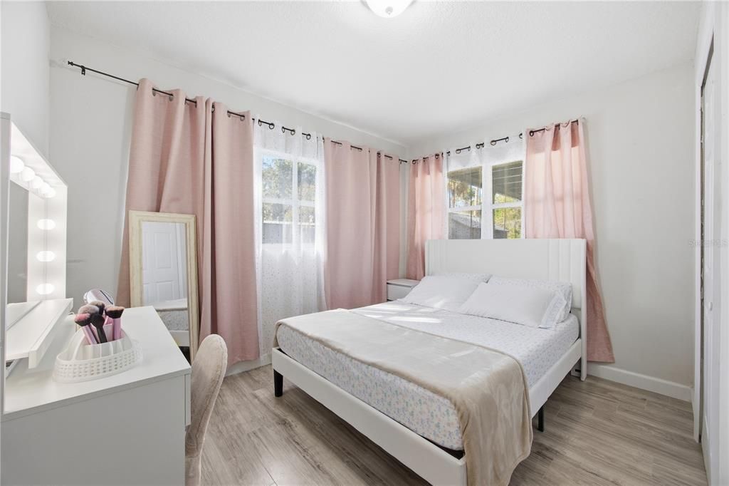 For Sale: $270,000 (3 beds, 2 baths, 1188 Square Feet)