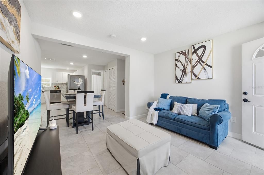 For Sale: $270,000 (3 beds, 2 baths, 1188 Square Feet)
