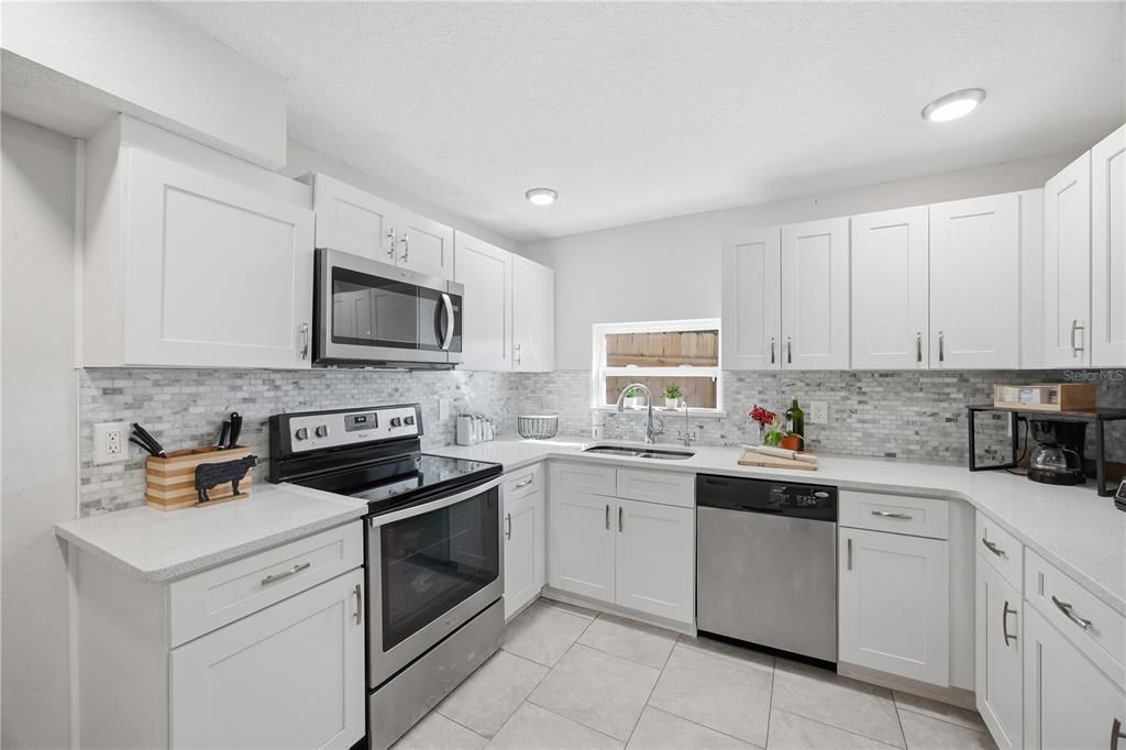 For Sale: $270,000 (3 beds, 2 baths, 1188 Square Feet)