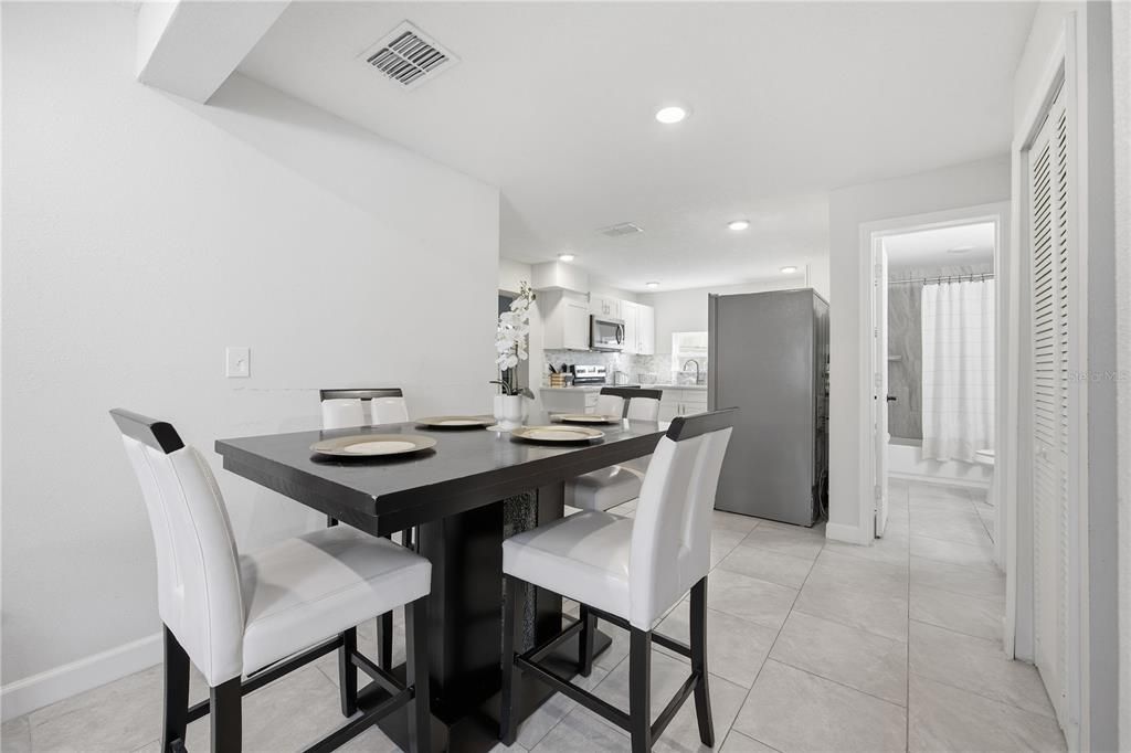 For Sale: $270,000 (3 beds, 2 baths, 1188 Square Feet)