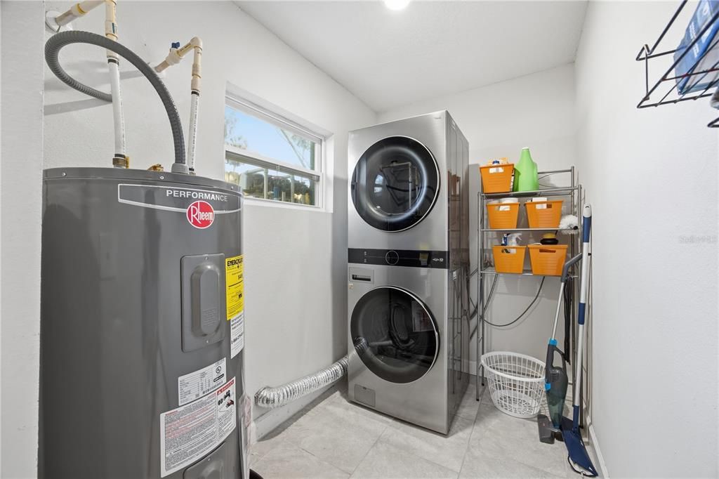 For Sale: $270,000 (3 beds, 2 baths, 1188 Square Feet)