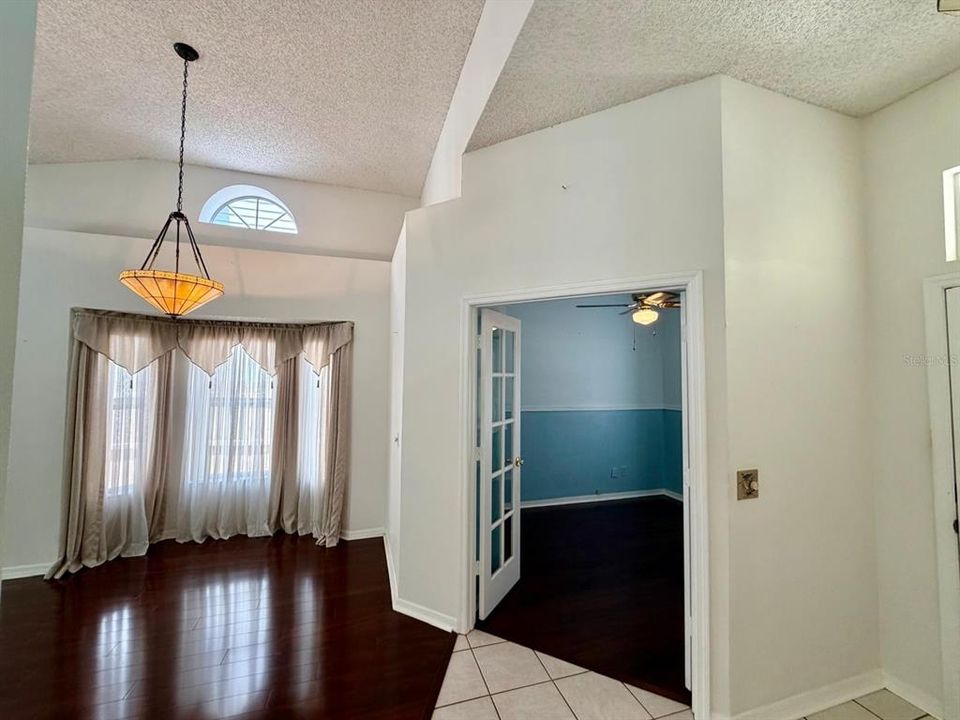 For Sale: $414,800 (3 beds, 2 baths, 1293 Square Feet)