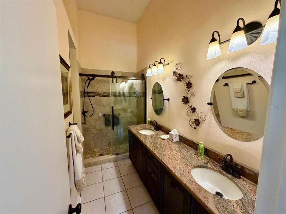 For Sale: $414,800 (3 beds, 2 baths, 1293 Square Feet)