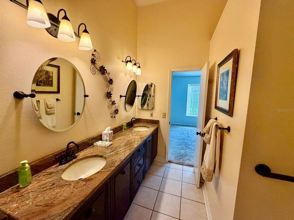 For Sale: $414,800 (3 beds, 2 baths, 1293 Square Feet)