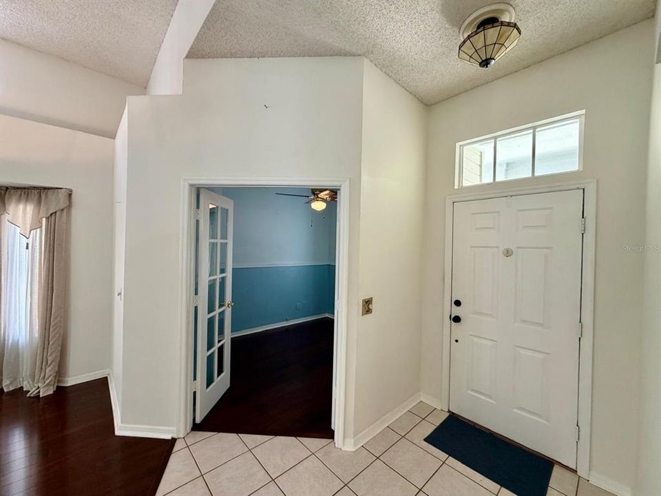 For Sale: $414,800 (3 beds, 2 baths, 1293 Square Feet)