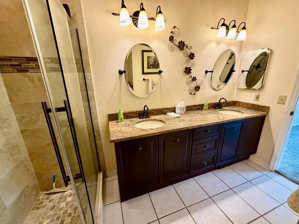 For Sale: $414,800 (3 beds, 2 baths, 1293 Square Feet)