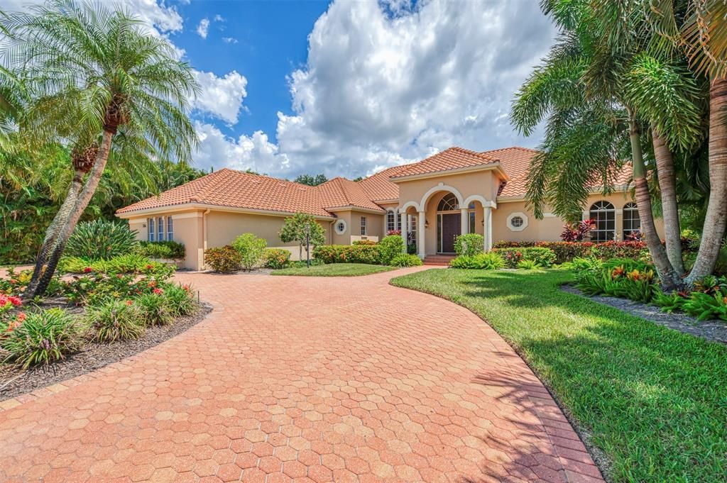 For Sale: $1,495,000 (4 beds, 4 baths, 3670 Square Feet)