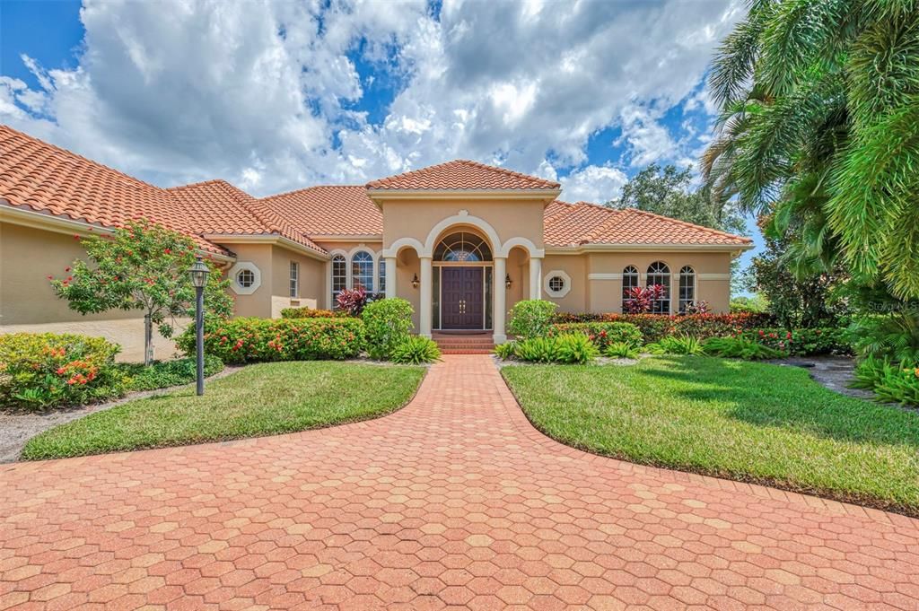 For Sale: $1,495,000 (4 beds, 4 baths, 3670 Square Feet)