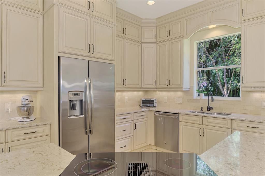 For Sale: $1,495,000 (4 beds, 4 baths, 3670 Square Feet)