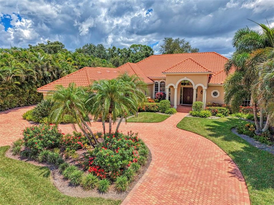 For Sale: $1,495,000 (4 beds, 4 baths, 3670 Square Feet)