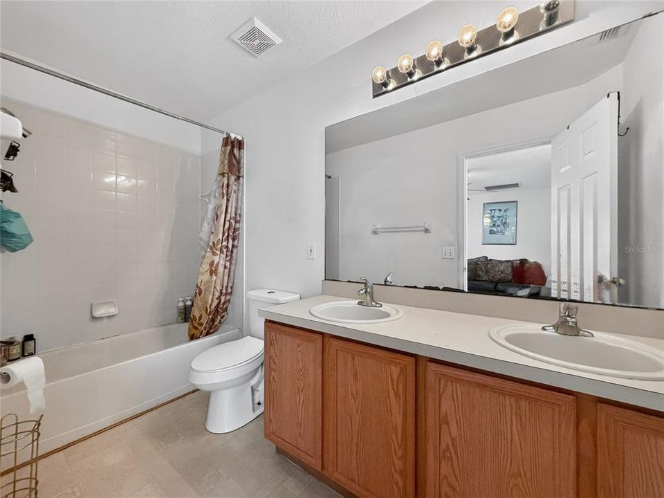 For Sale: $380,000 (4 beds, 2 baths, 2571 Square Feet)
