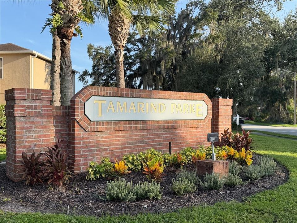 For Sale: $380,000 (4 beds, 2 baths, 2571 Square Feet)
