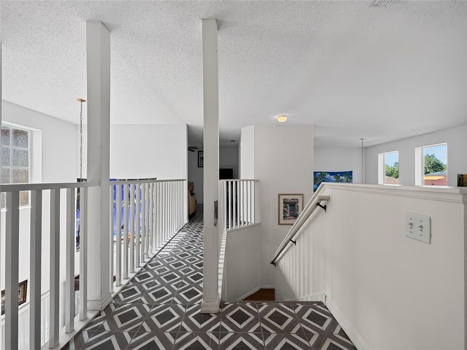 For Sale: $380,000 (4 beds, 2 baths, 2571 Square Feet)