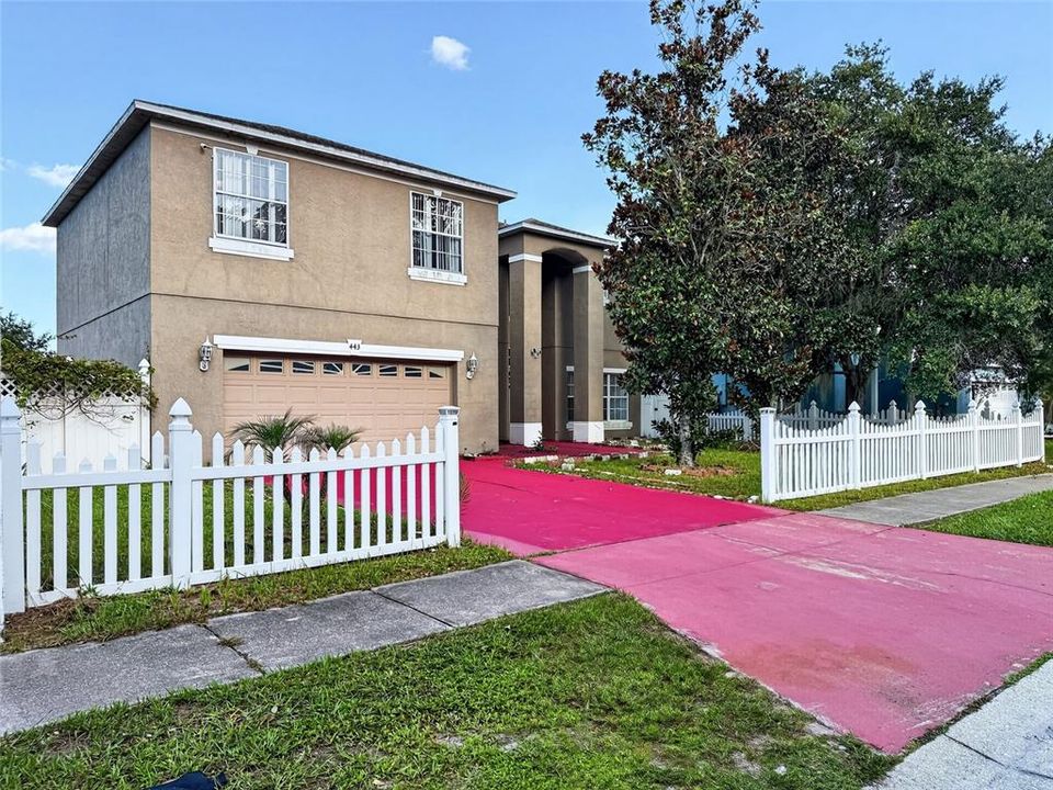 For Sale: $380,000 (4 beds, 2 baths, 2571 Square Feet)