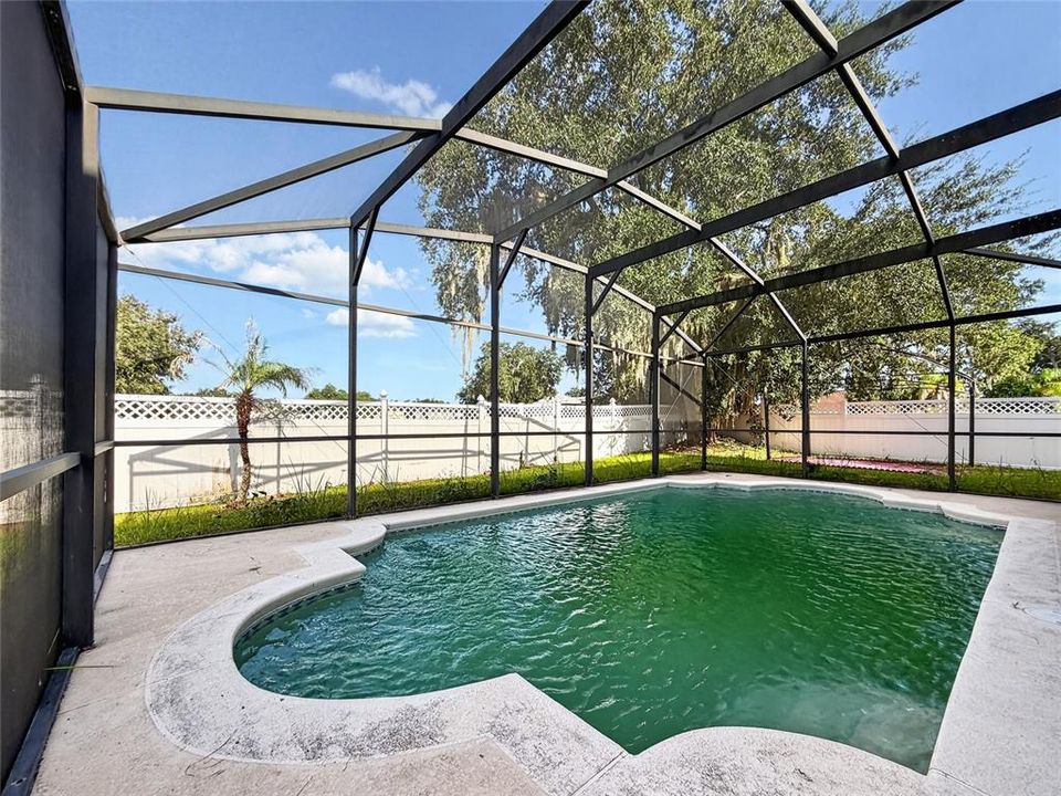 For Sale: $380,000 (4 beds, 2 baths, 2571 Square Feet)