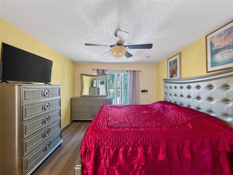 For Sale: $380,000 (4 beds, 2 baths, 2571 Square Feet)