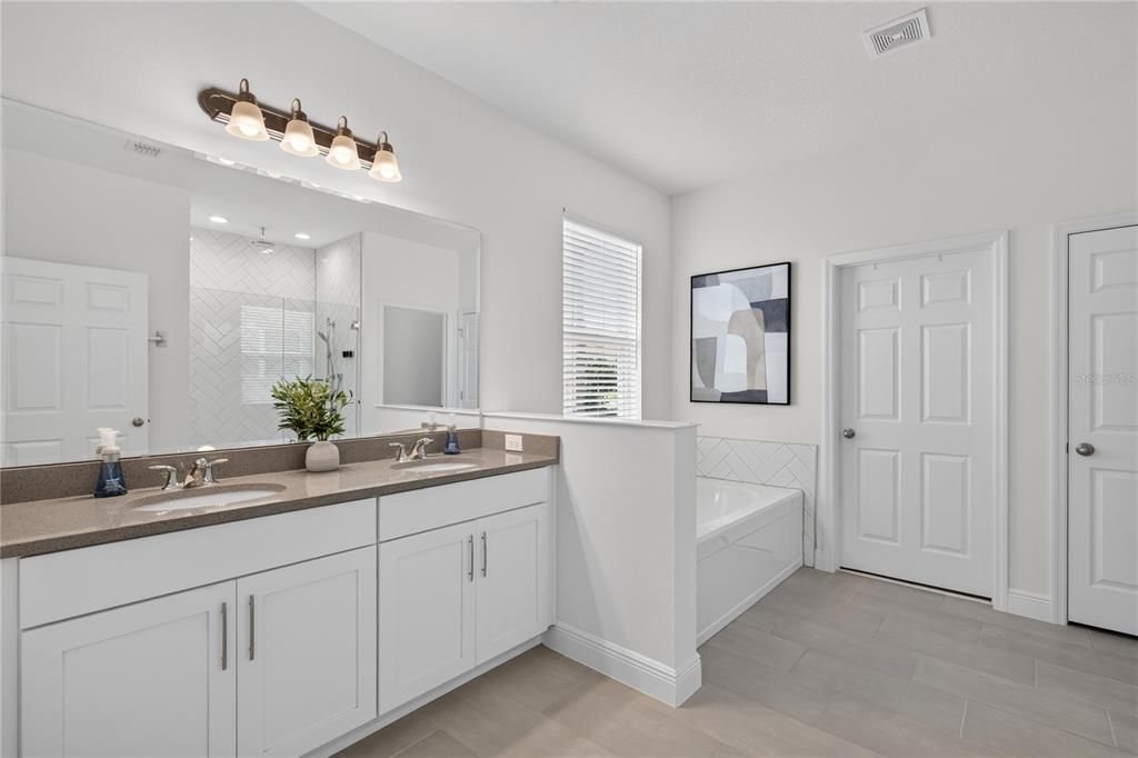 For Sale: $659,000 (5 beds, 4 baths, 3321 Square Feet)
