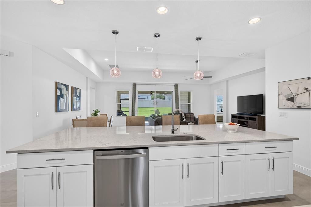 For Sale: $659,000 (5 beds, 4 baths, 3321 Square Feet)
