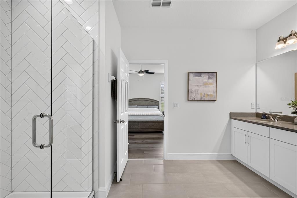 For Sale: $659,000 (5 beds, 4 baths, 3321 Square Feet)