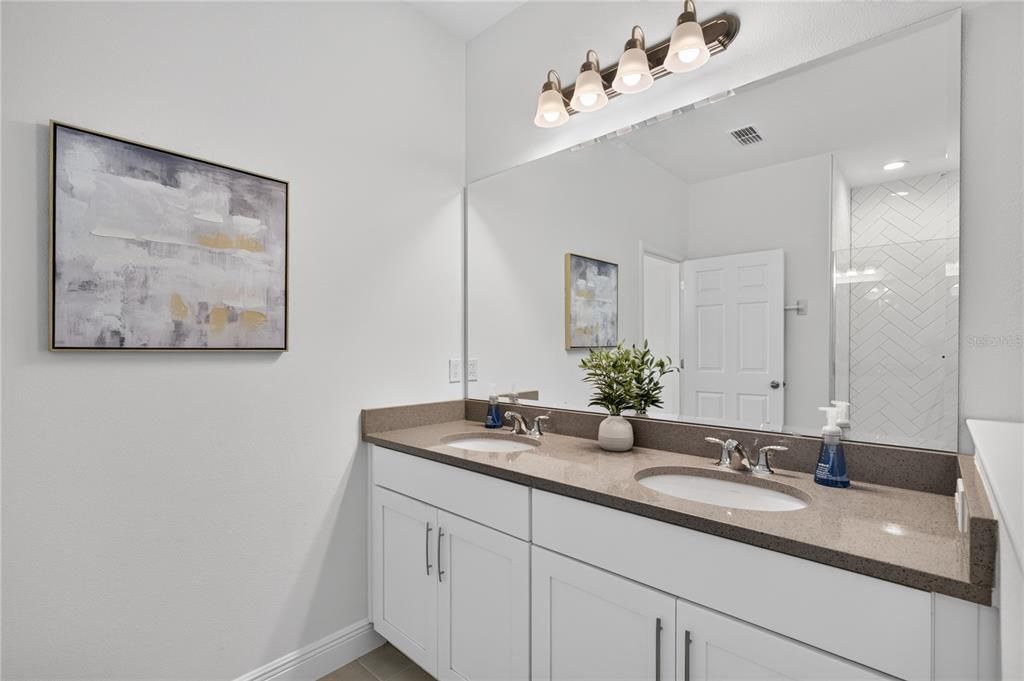 For Sale: $659,000 (5 beds, 4 baths, 3321 Square Feet)