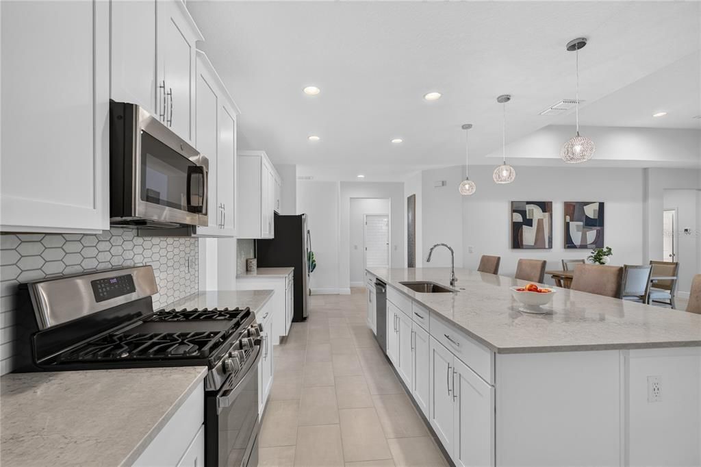 For Sale: $659,000 (5 beds, 4 baths, 3321 Square Feet)