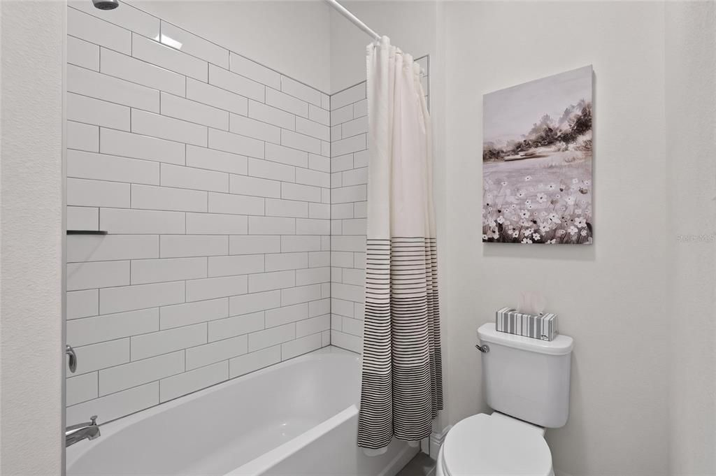 For Sale: $659,000 (5 beds, 4 baths, 3321 Square Feet)