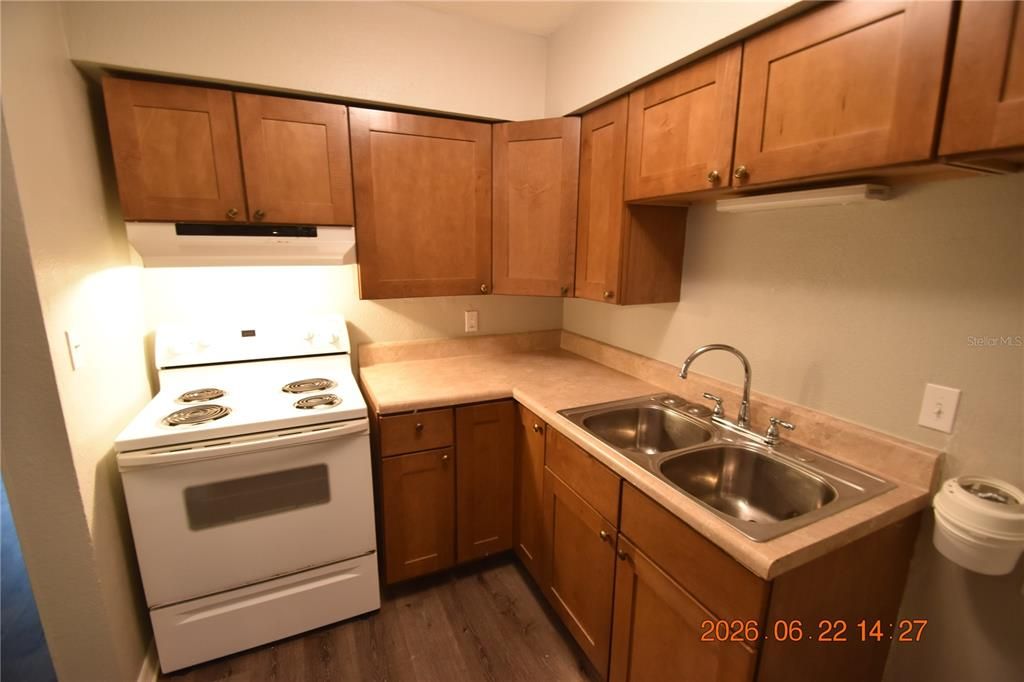 For Rent: $1,395 (1 beds, 1 baths, 550 Square Feet)