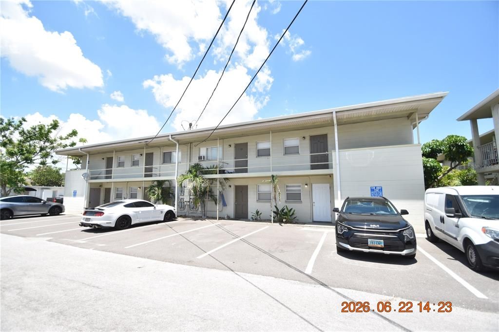 For Rent: $1,395 (1 beds, 1 baths, 550 Square Feet)
