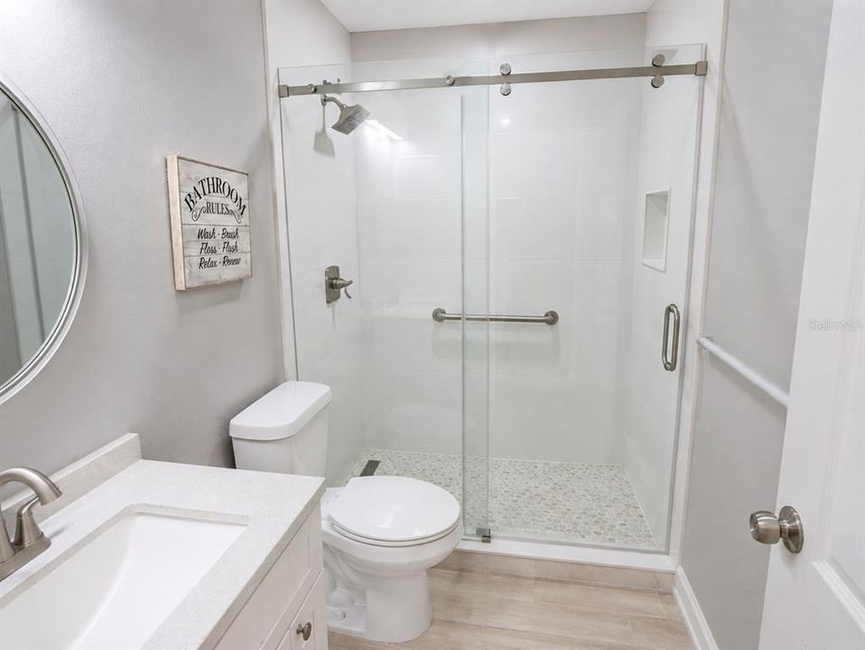На продажу: $229,999 (2 спален, 2 ванн, 1053 Квадратных фут)