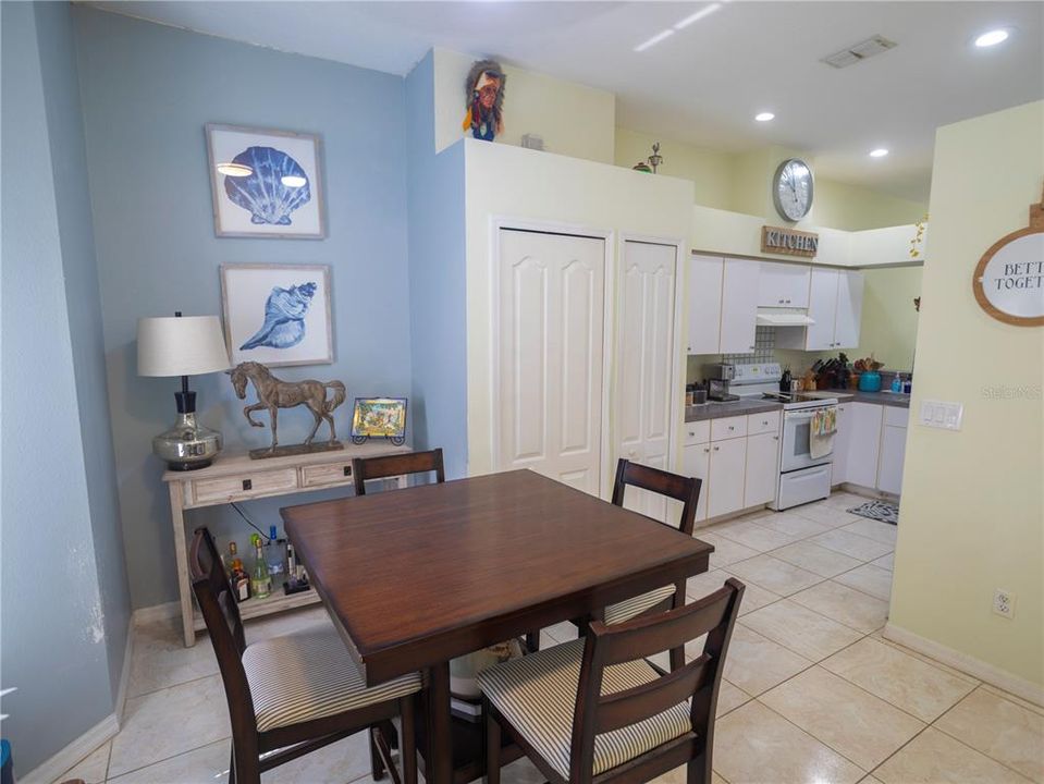 En Venta: $229,999 (2 camas, 2 baños, 1053 Pies cuadrados)