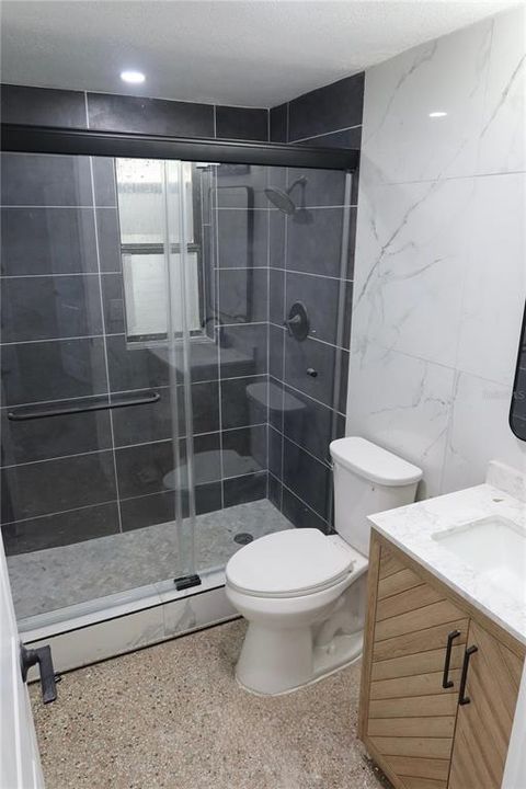 На продажу: $199,900 (2 спален, 1 ванн, 1058 Квадратных фут)