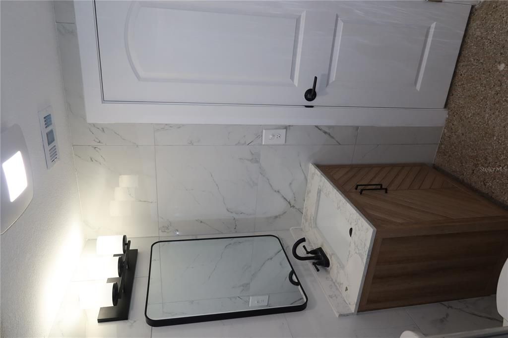 На продажу: $199,900 (2 спален, 1 ванн, 1058 Квадратных фут)