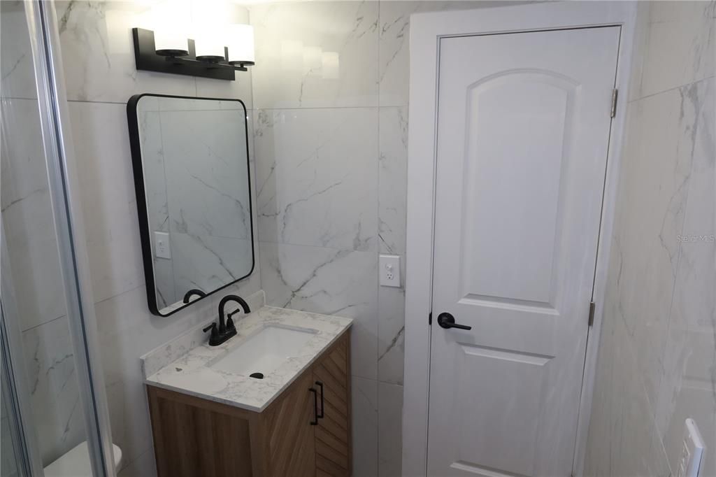 На продажу: $199,900 (2 спален, 1 ванн, 1058 Квадратных фут)