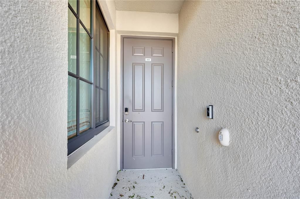 For Rent: $1,900 (2 beds, 2 baths, 1107 Square Feet)